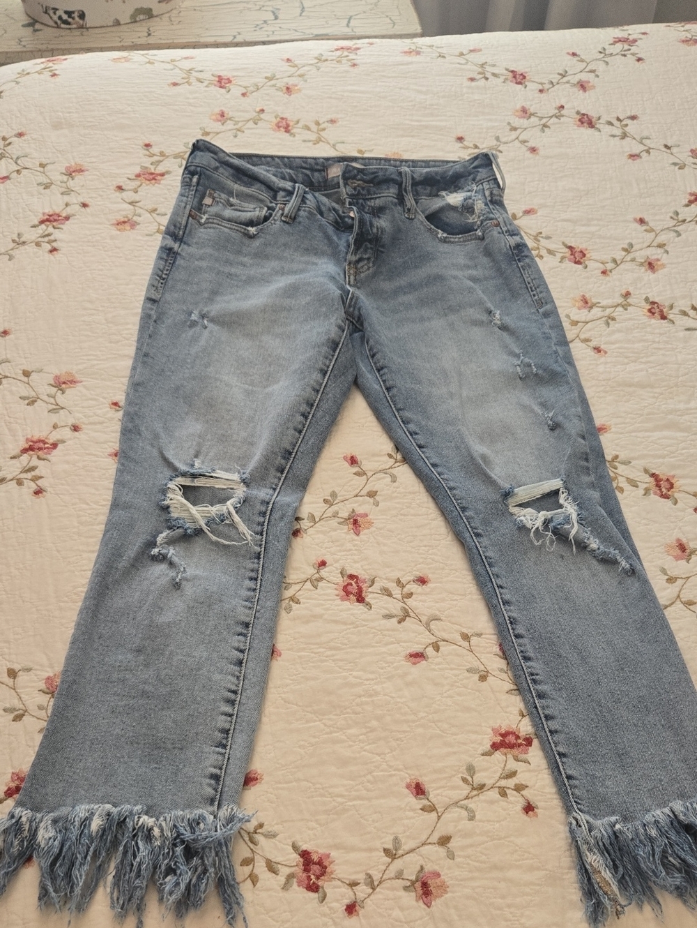 Light Blue Distressed Fringe Hem Women's Jeans
